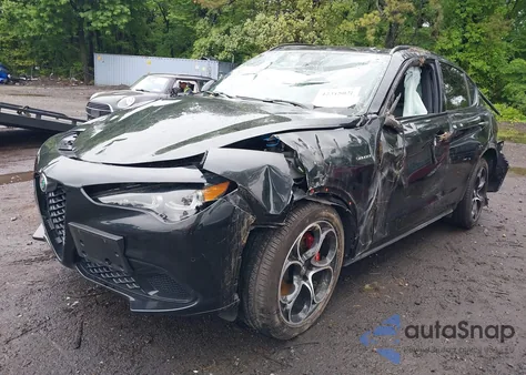 2024 Alfa Romeo Stelvio Veloce Awd из США, поврежденный, VIN ZASPAKBN2R7D74217